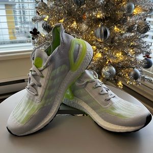 Never worn ADIDAS - Ultraboost (Summer.RDY)